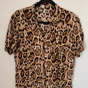 Short sleeve button-up